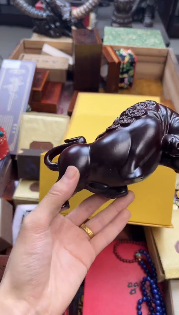 檀香紫檀（小叶紫檀）------瓷--------公牛