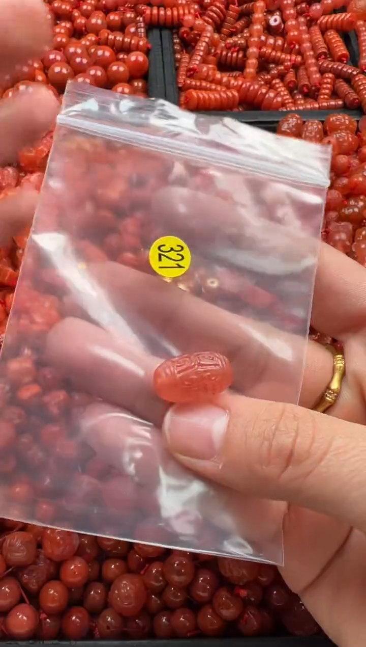 【闪购商品】南红玛瑙颈饰未镶嵌1