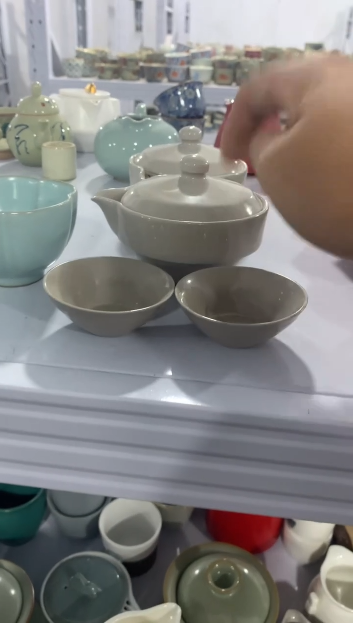 茶壶、盖碗、主人杯、客杯（轻轻微瑕介意勿拍）