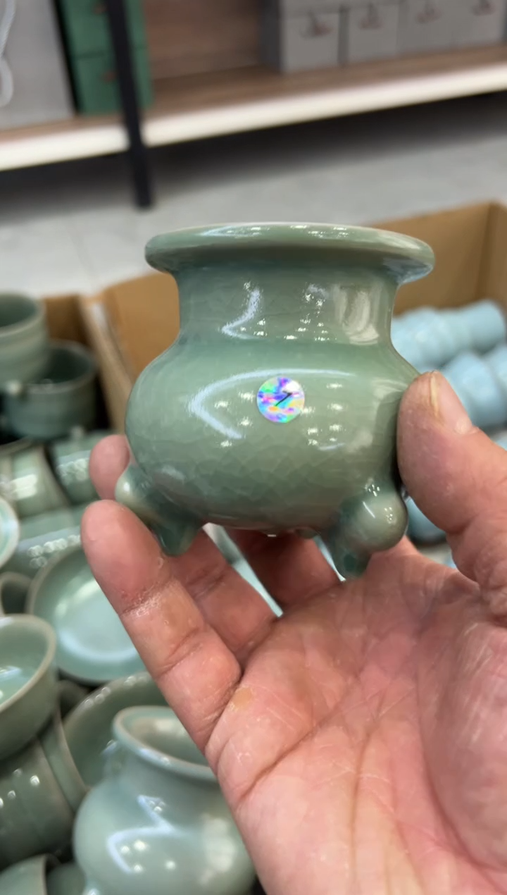 【闪购商品】杯翡翠绿三足香炉
