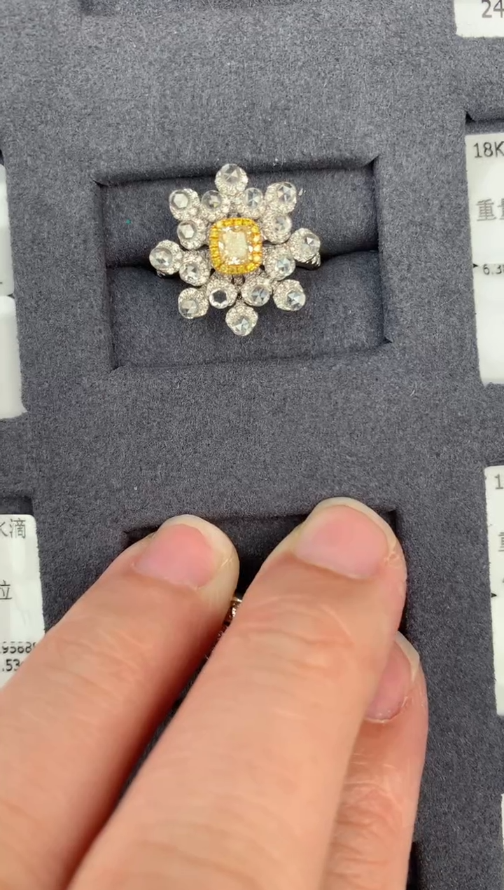 【闪购商品】钻石戒指/指环18K金镶嵌30分黄钻戒指