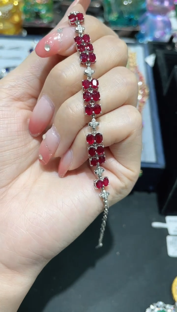 18K金镶嵌手链红宝石手链