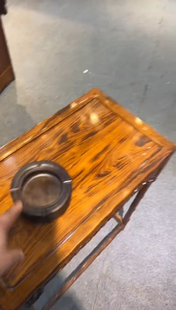 【闪购商品】花梨木类木雕烟灰缸