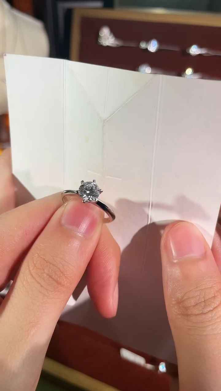 【闪购商品】实验室培育钻石铂Pt950镶嵌T六铂金版1克拉