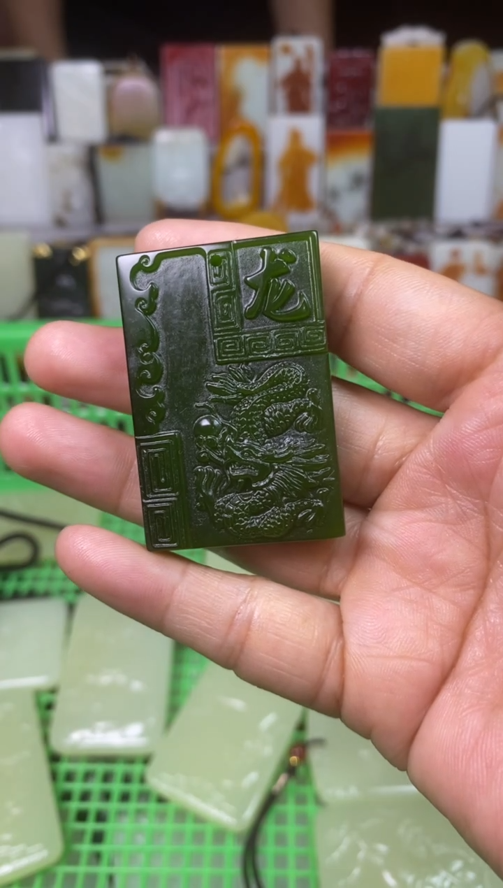 天然玉石未镶嵌颈饰