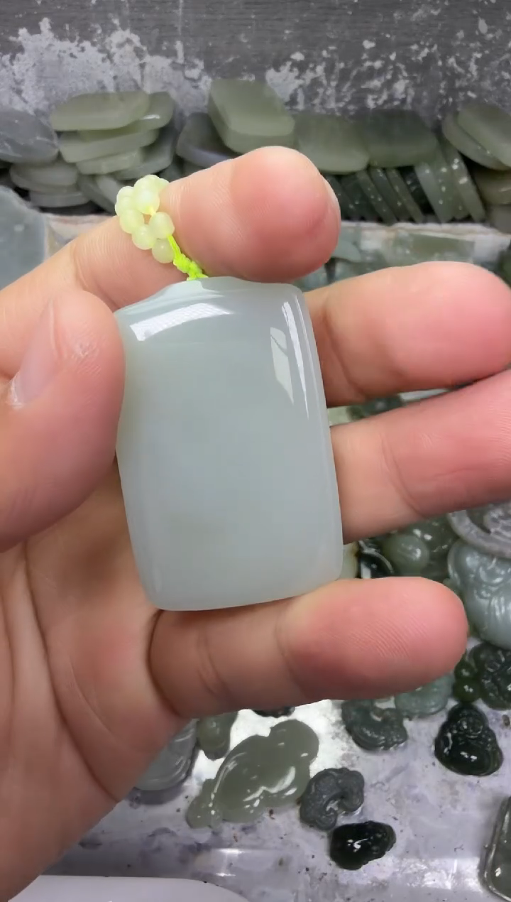 颈饰未镶嵌和田玉无事牌