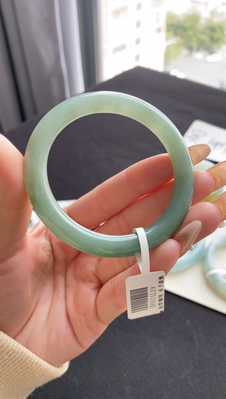【闪购商品】翡翠手镯（圆镯）未镶嵌54.6圆条油青--不退不换