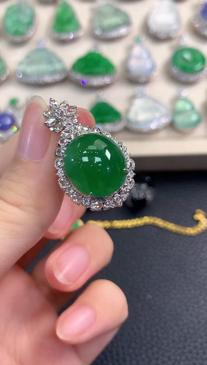 翡翠18K金镶嵌吊坠(不含链)春日珠宝 C555