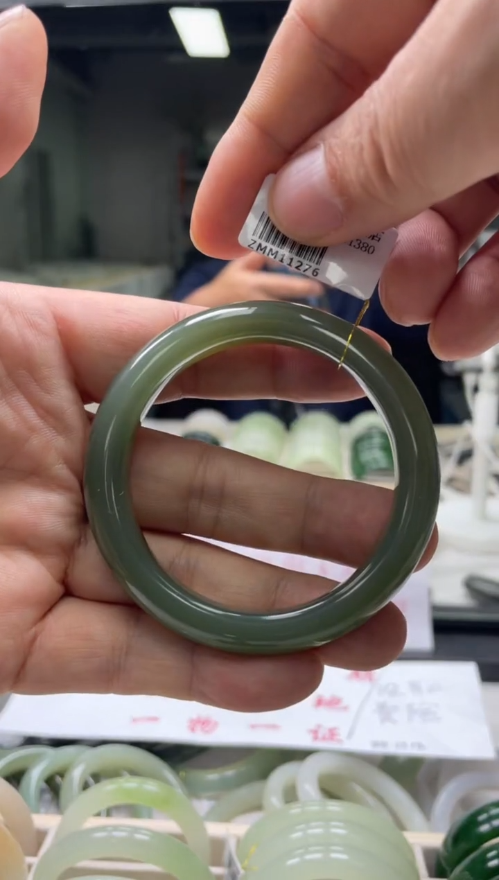 【闪购商品】和田玉手镯未镶嵌编码1276 圈口54