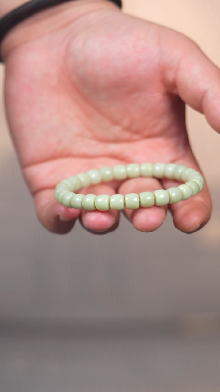 未镶嵌手链和田玉8mm黑羊洞夹层粉青