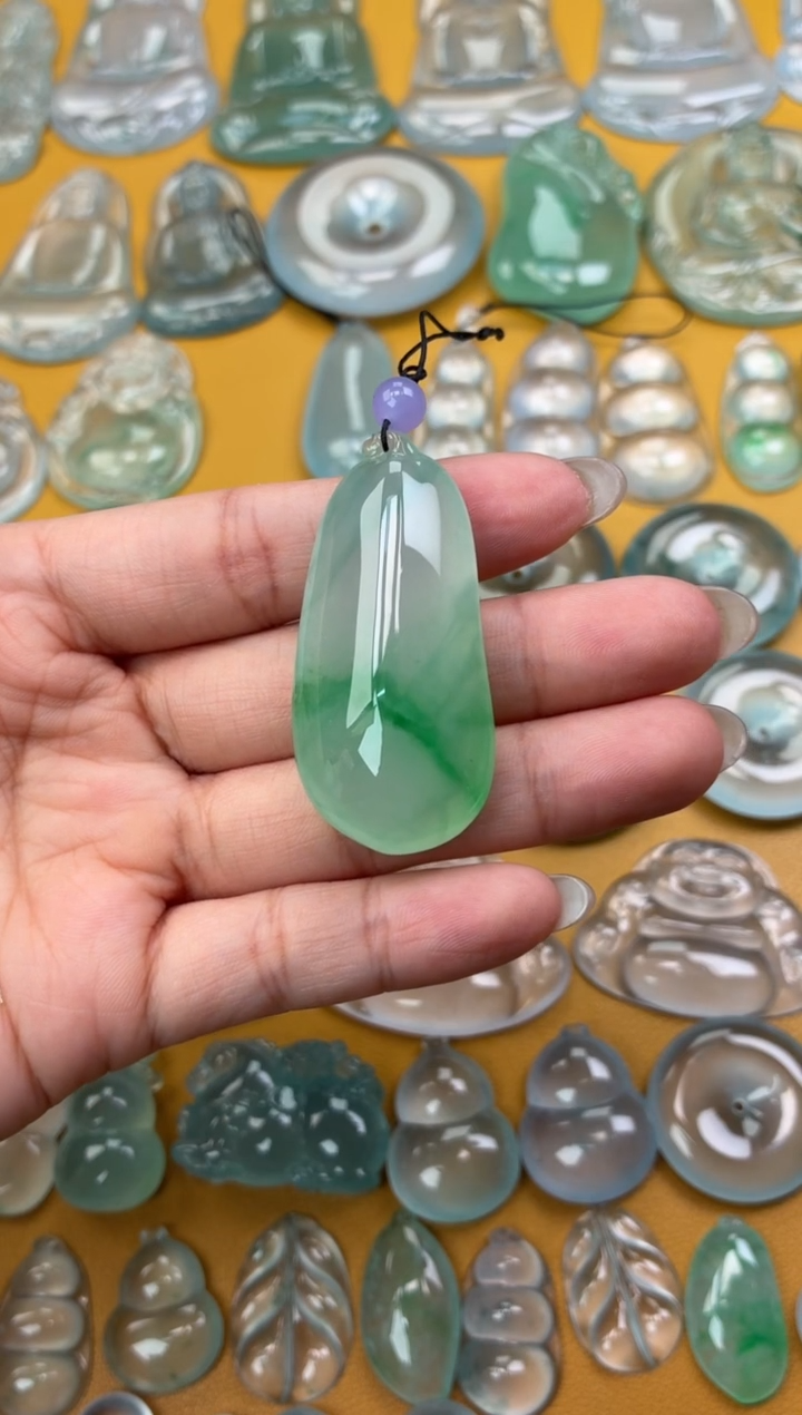 吊坠(不含链)未镶嵌翡翠32 福瓜 48.6 22.5 13.2