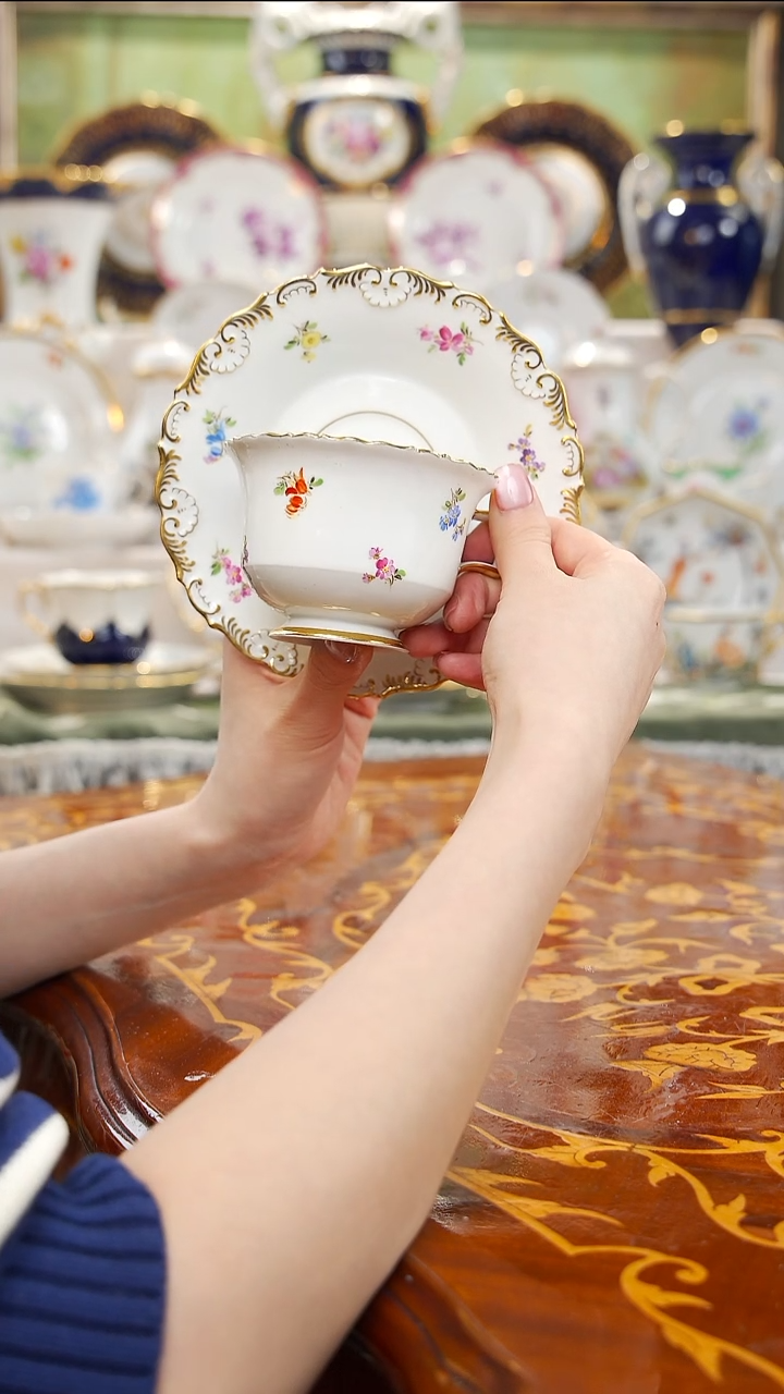 瓷婷婷中古瓷器如图所示31