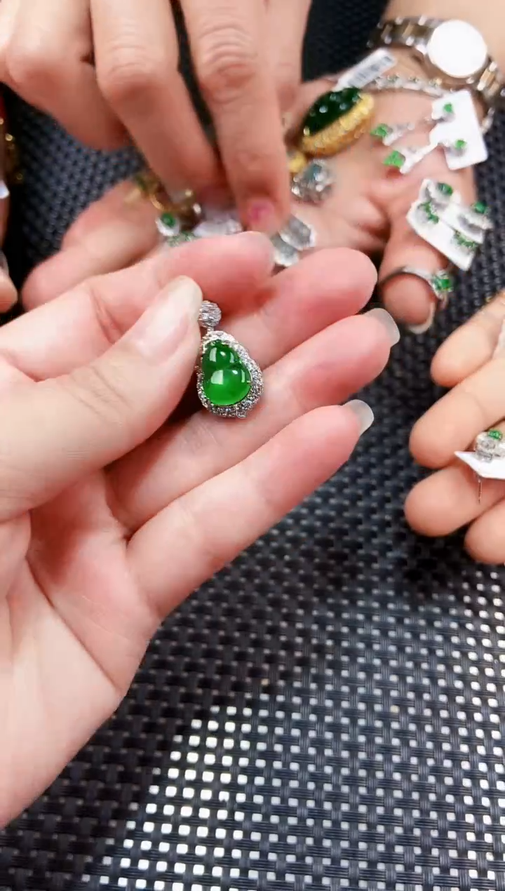 【闪购商品】翡翠吊坠(不含链)未镶嵌111111111