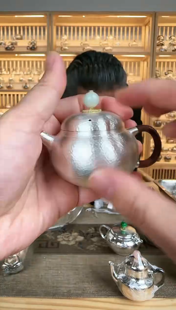 【闪购商品】梨形哑光足银小泡茶壶