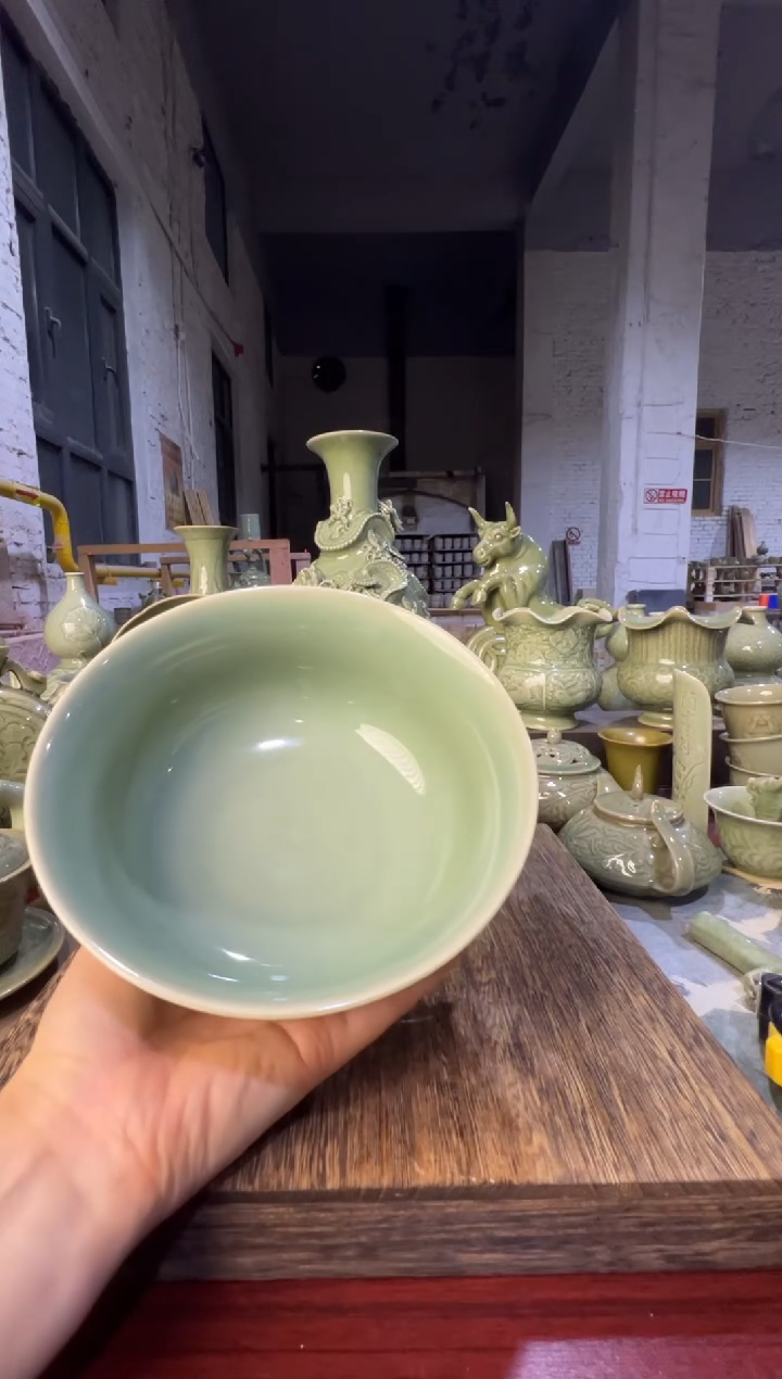 耀州窑牡丹7寸碗一只