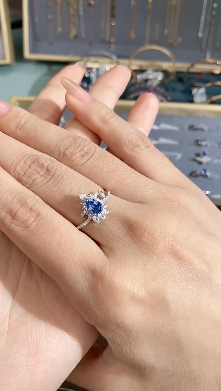 【闪购商品】蓝宝石戒指18K金镶嵌戒指