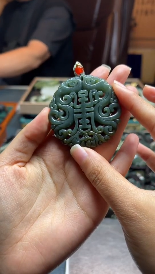 颈饰未镶嵌和田玉拍一发一