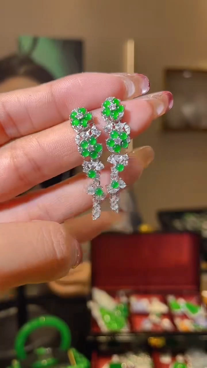 【闪购商品】翡翠耳饰银S925镶嵌天然翡翠A货