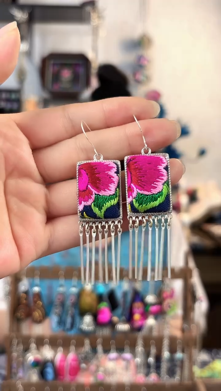 织绣彩云南阁非遗老绣饰品058