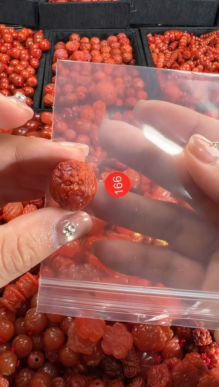 【闪购商品】南红玛瑙合金颈饰1