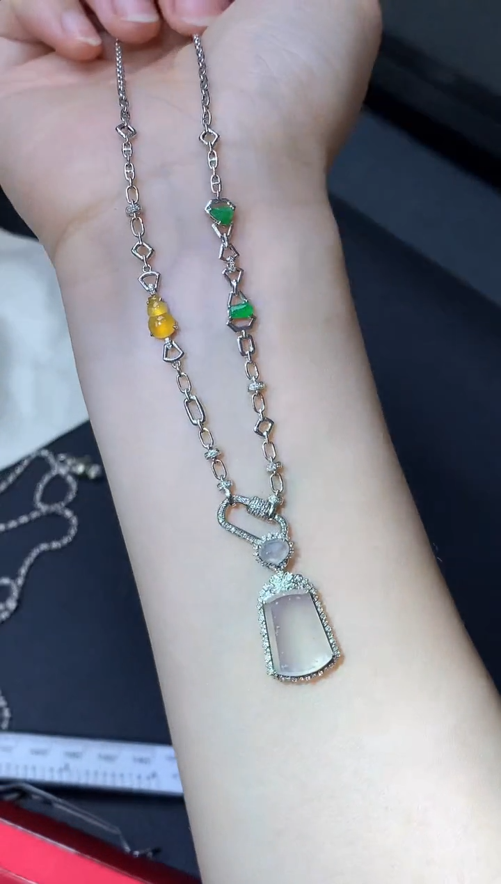 颈饰18K金镶嵌翡翠786-中国好珍宝