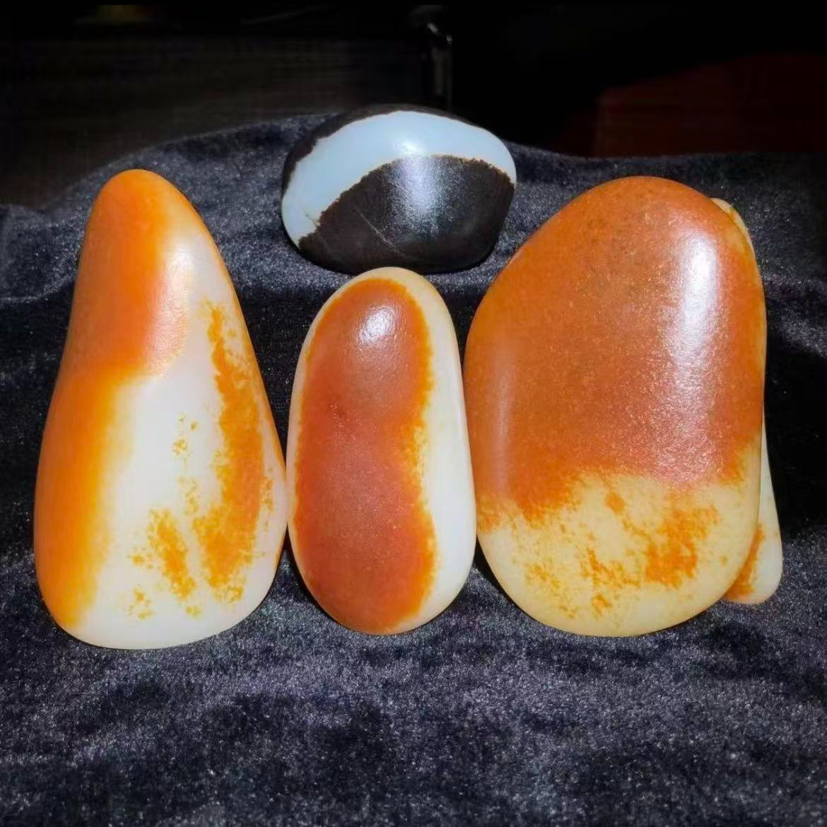 和田玉籽料原石多样性