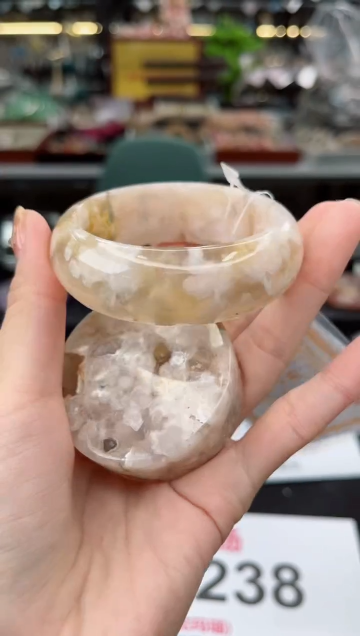 【闪购商品】石英质玉手镯未镶嵌54圈口（赠品镯心）3456044