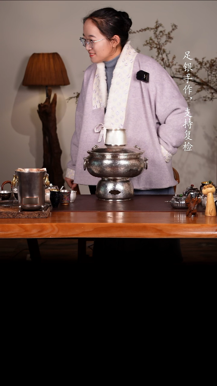 八*九纯手工锻打纯银火锅