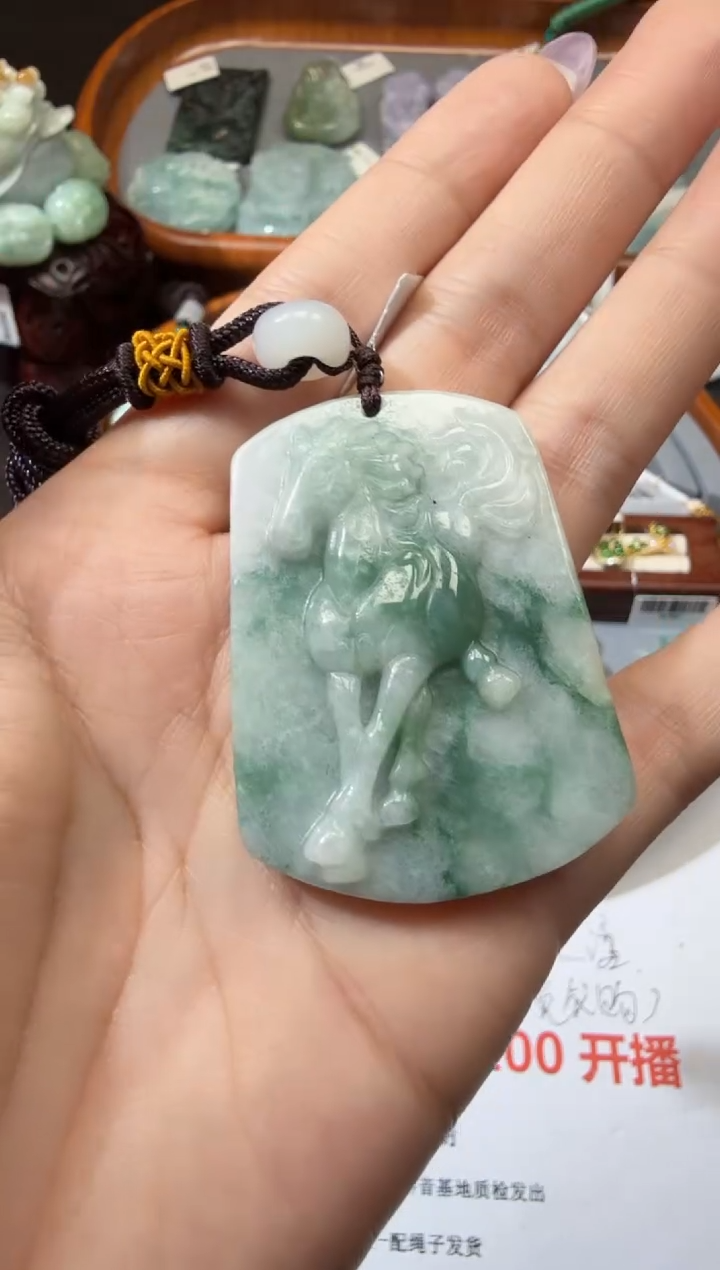 翡翠未镶嵌颈饰238.。。。
