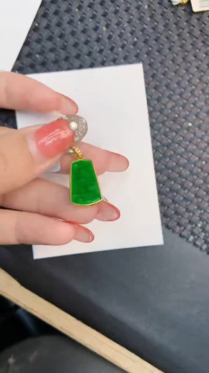 颈饰未镶嵌翡翠1