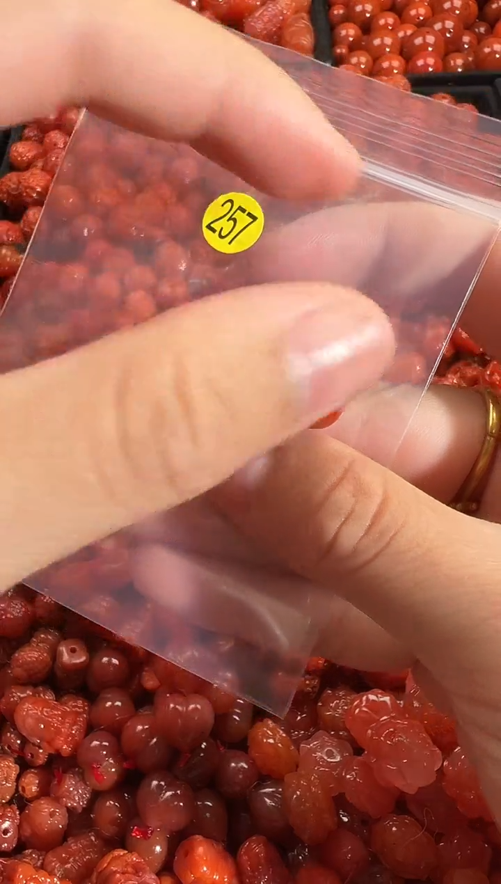 颈饰未镶嵌南红玛瑙1