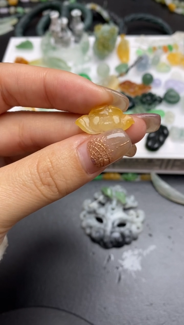 【闪购商品】定制翡翠未镶嵌翡翠毛货~