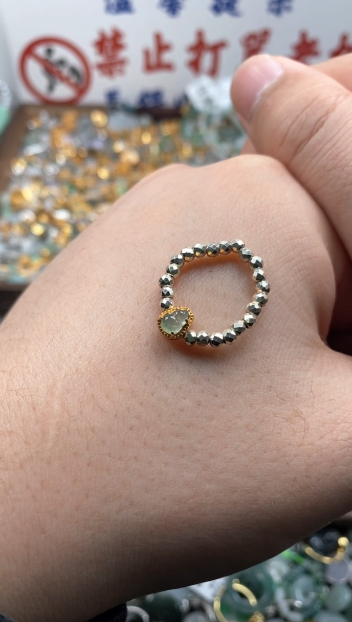 【闪购商品】翡翠颈饰未镶嵌哥哥