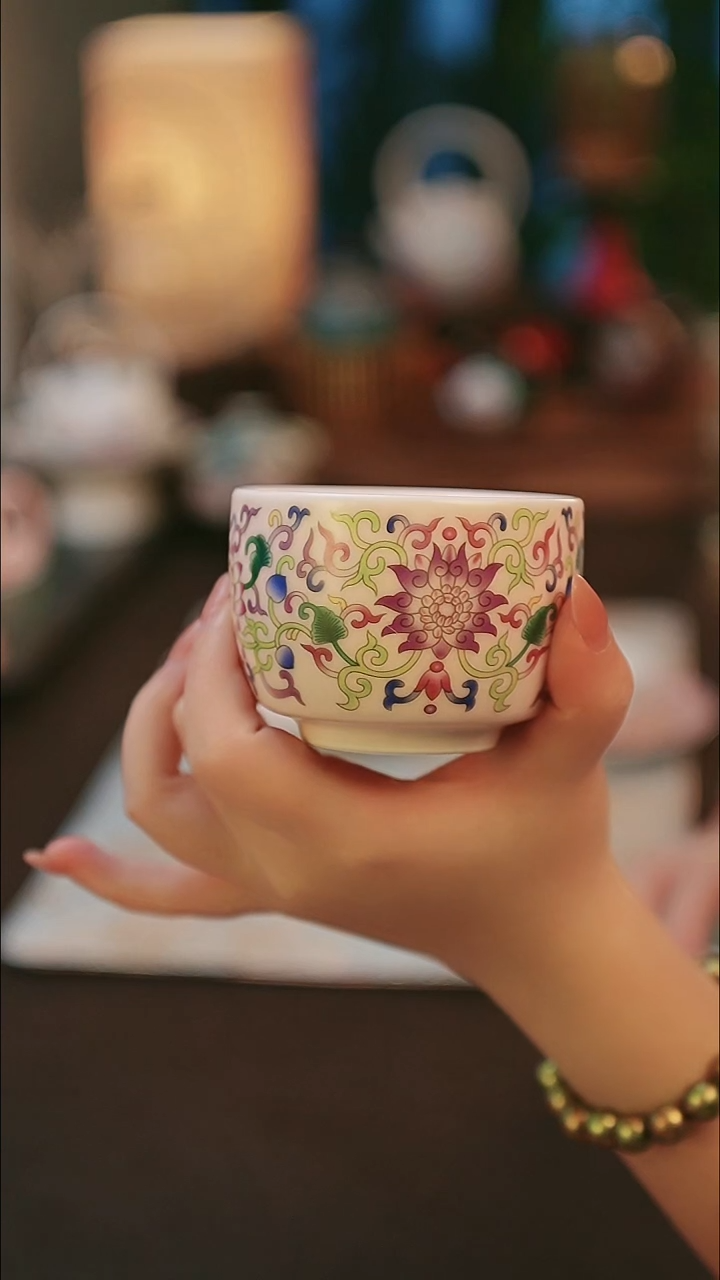 青云茶斋陶瓷茶具汝窑缠枝莲宽口杯