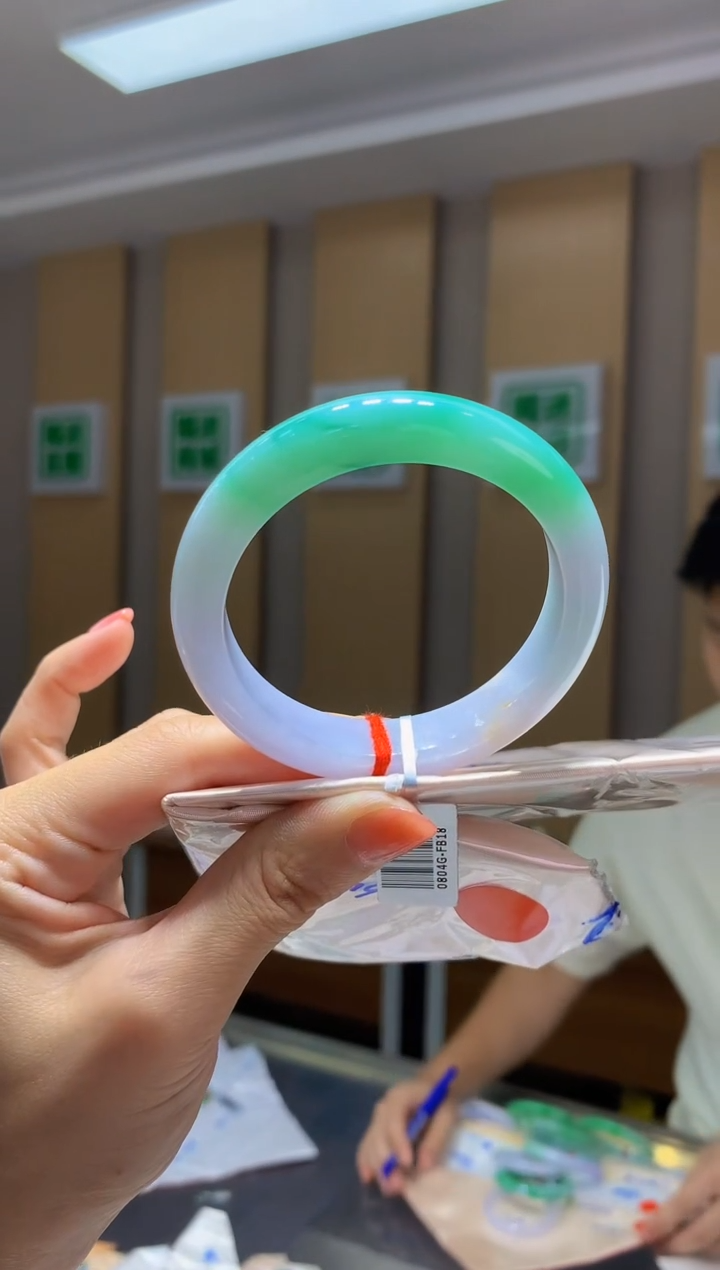 翡翠手镯未镶嵌-XX999 圈口53