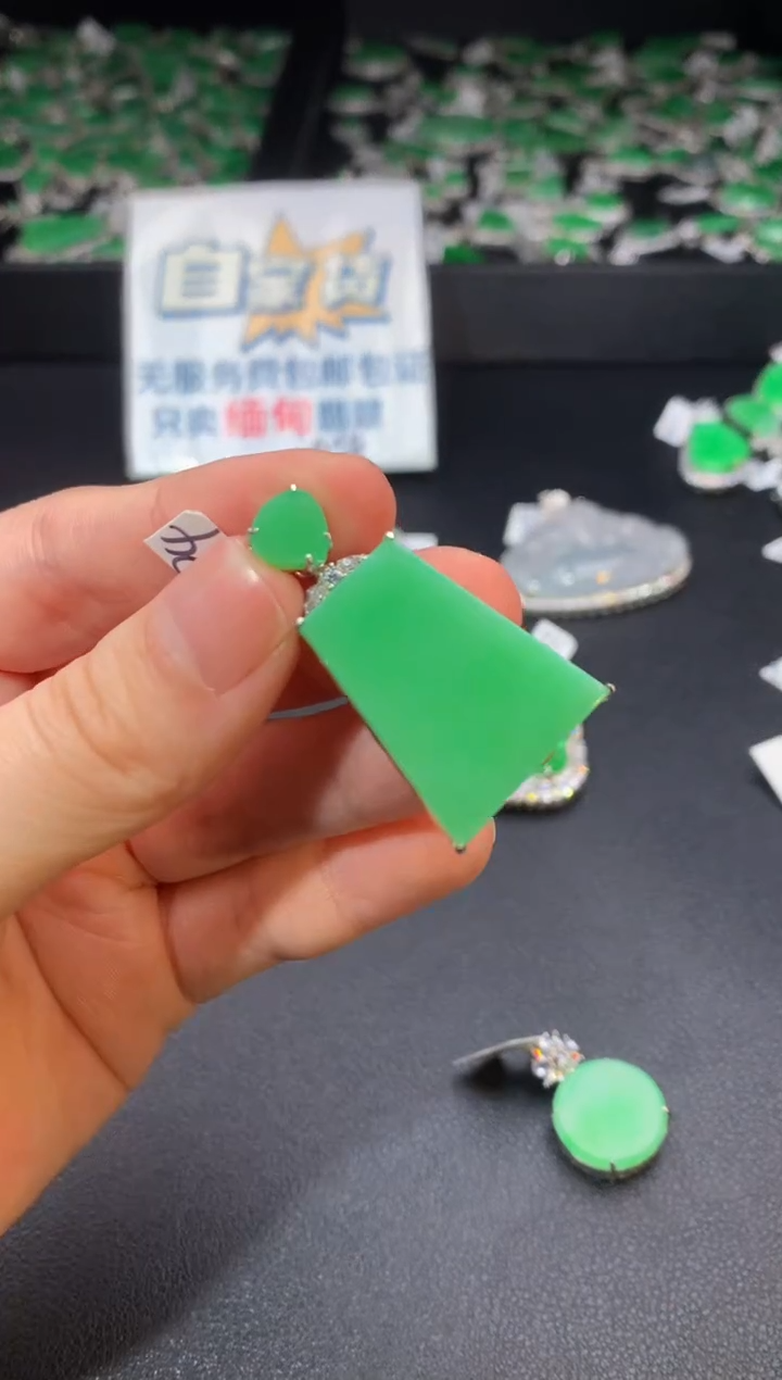 【闪购商品】翡翠颈饰银S925镶嵌翡翠
