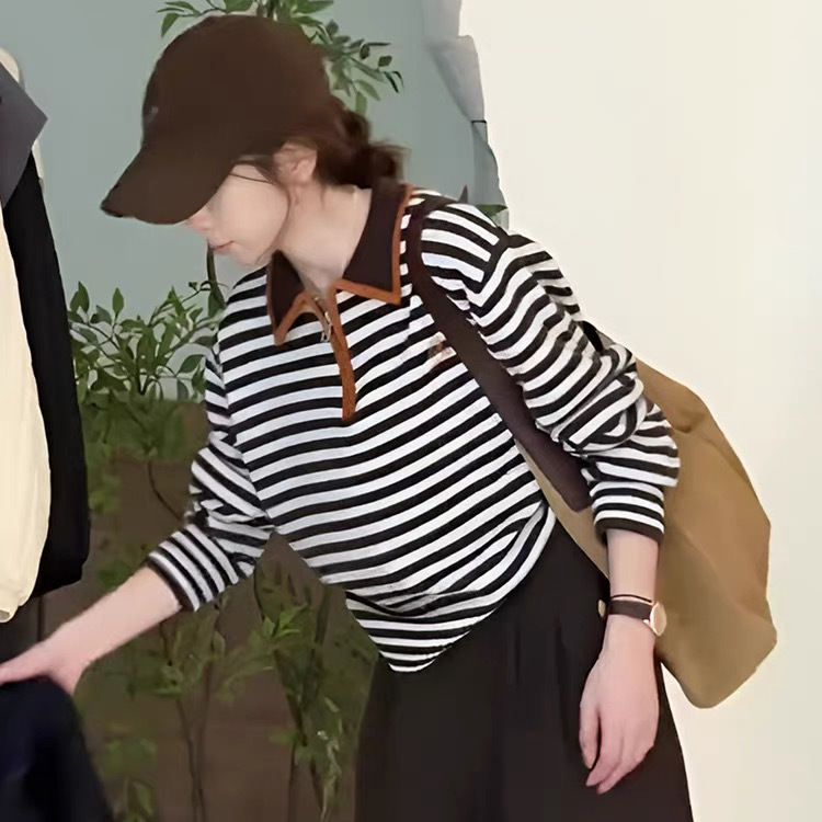 翻领撞色刺绣条纹上衣女款27098