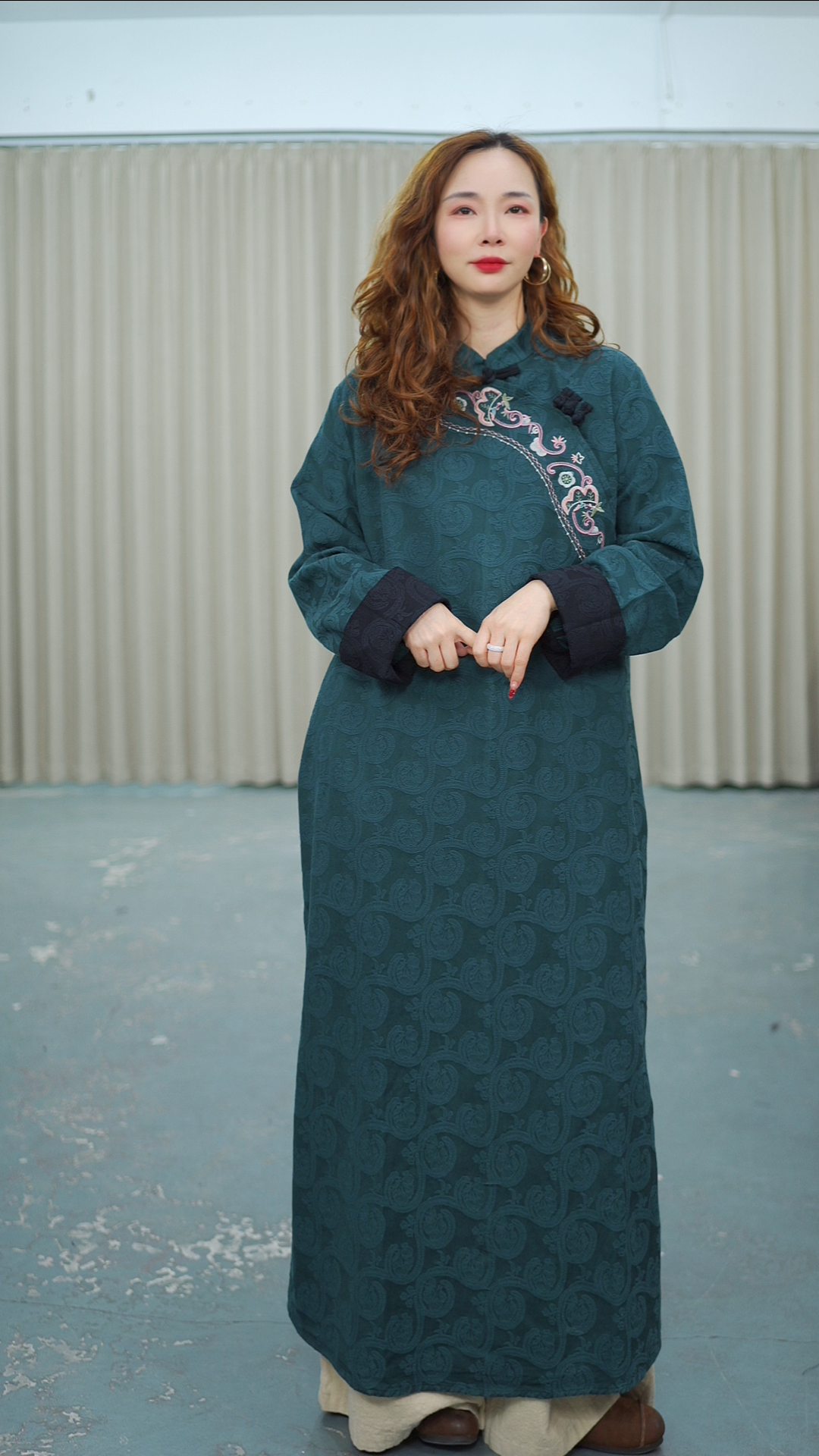 花璟与麻原创设计款斜襟刺绣连衣袍裙（裙长123胸围126)