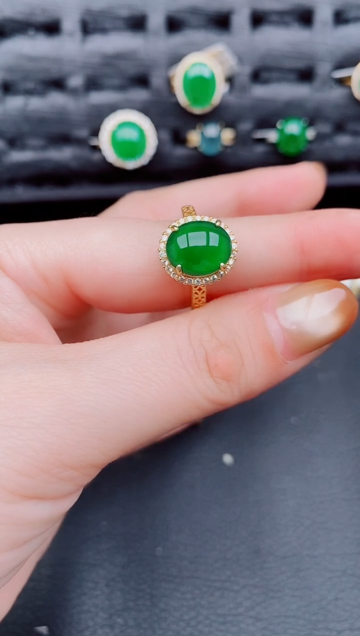【闪购商品】翡翠戒指银S925镶嵌天然A货翡翠940