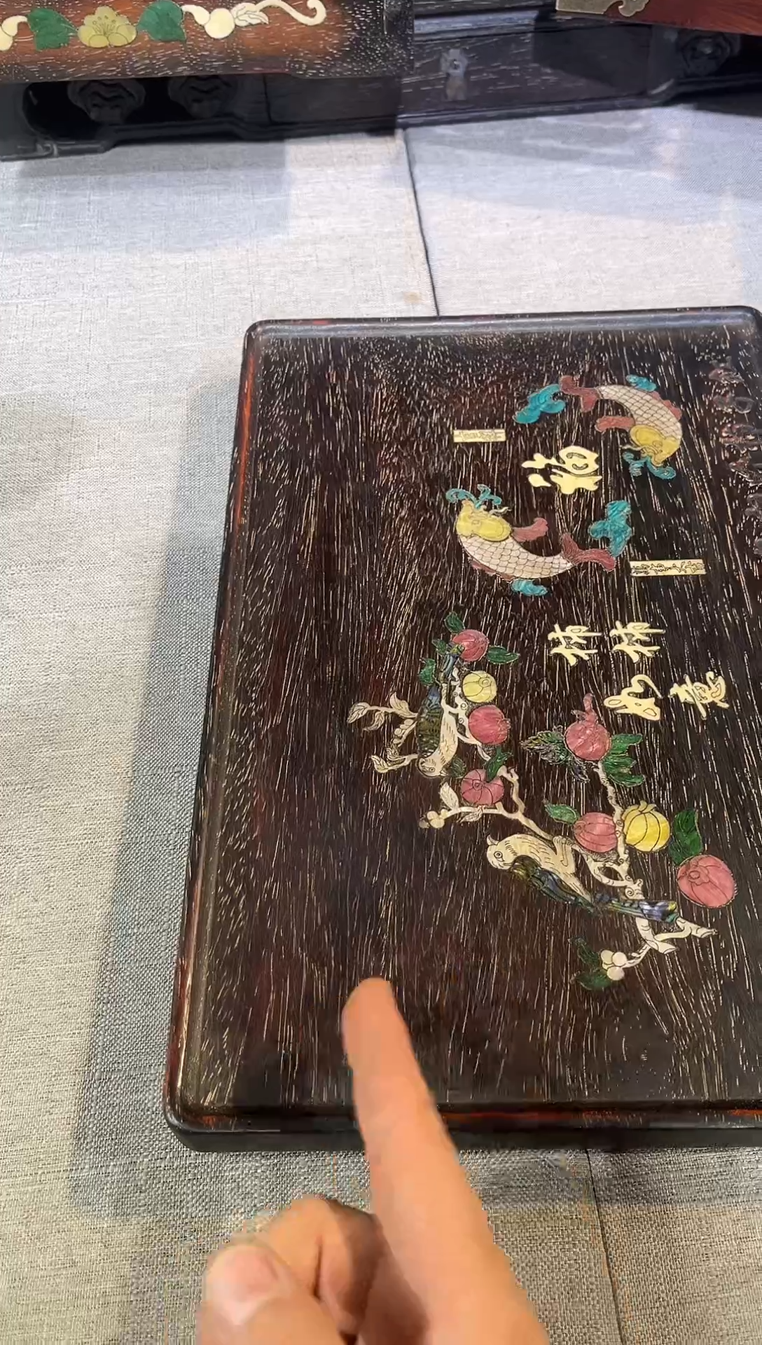 木紫檀镶嵌柿子鱼茶盘