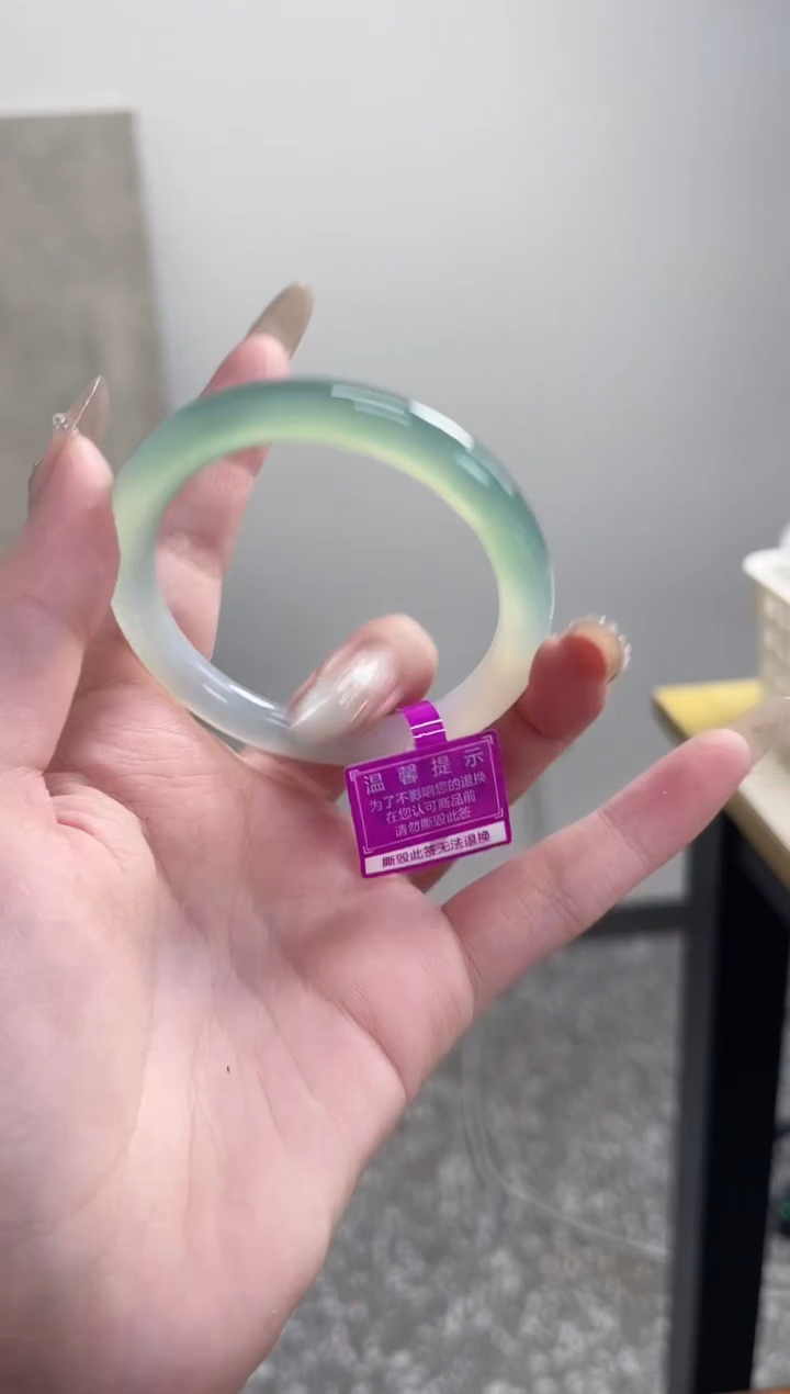 【闪购商品】玛瑙/玉髓手镯未镶嵌50-51圈需要包容 圆条