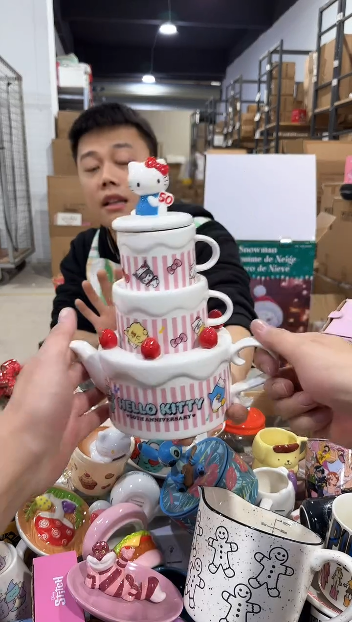 瓷片原盒kt猫50周年茶壶套组