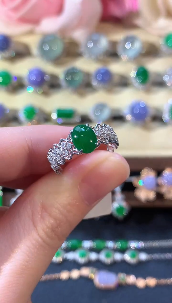 18K金镶嵌戒指翡翠冬日珠宝Q37