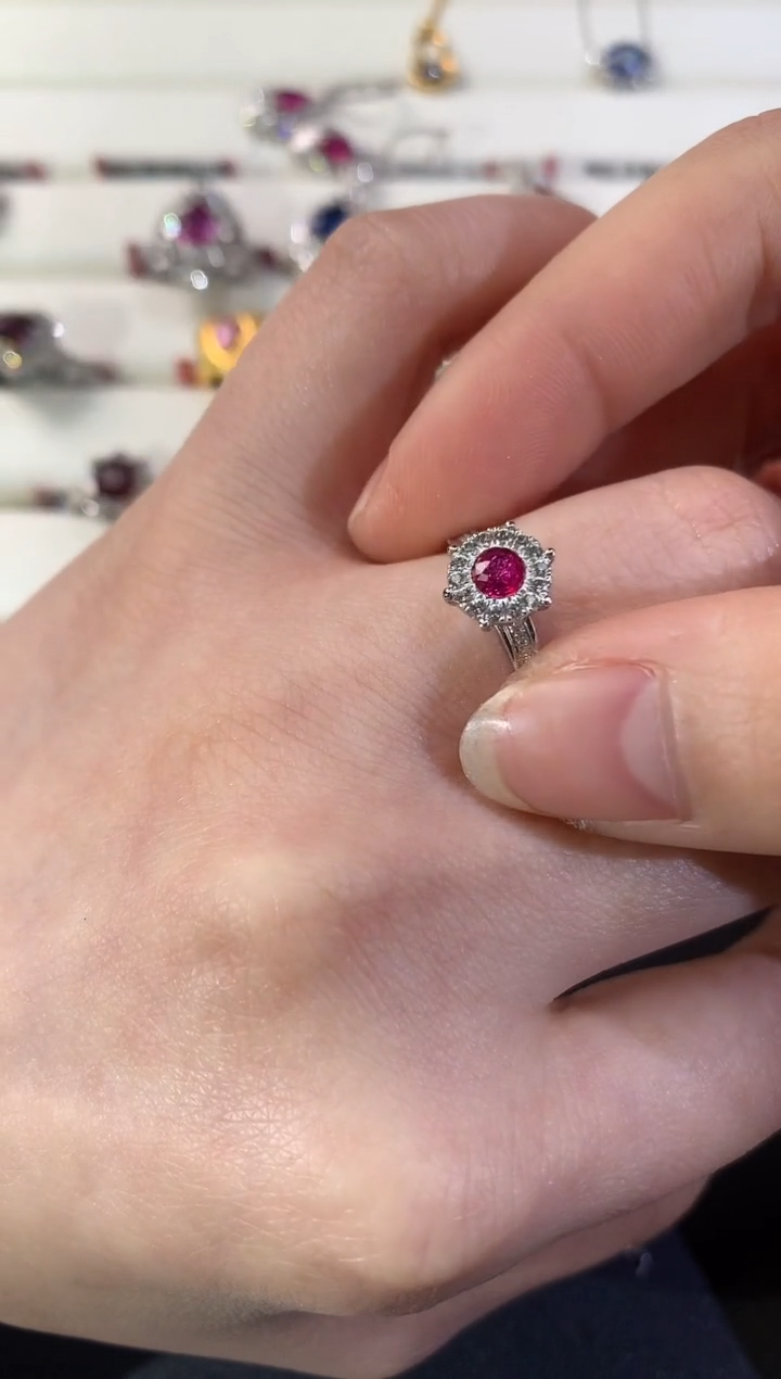 【闪购商品】红宝石戒指18K金镶嵌Z705|3999