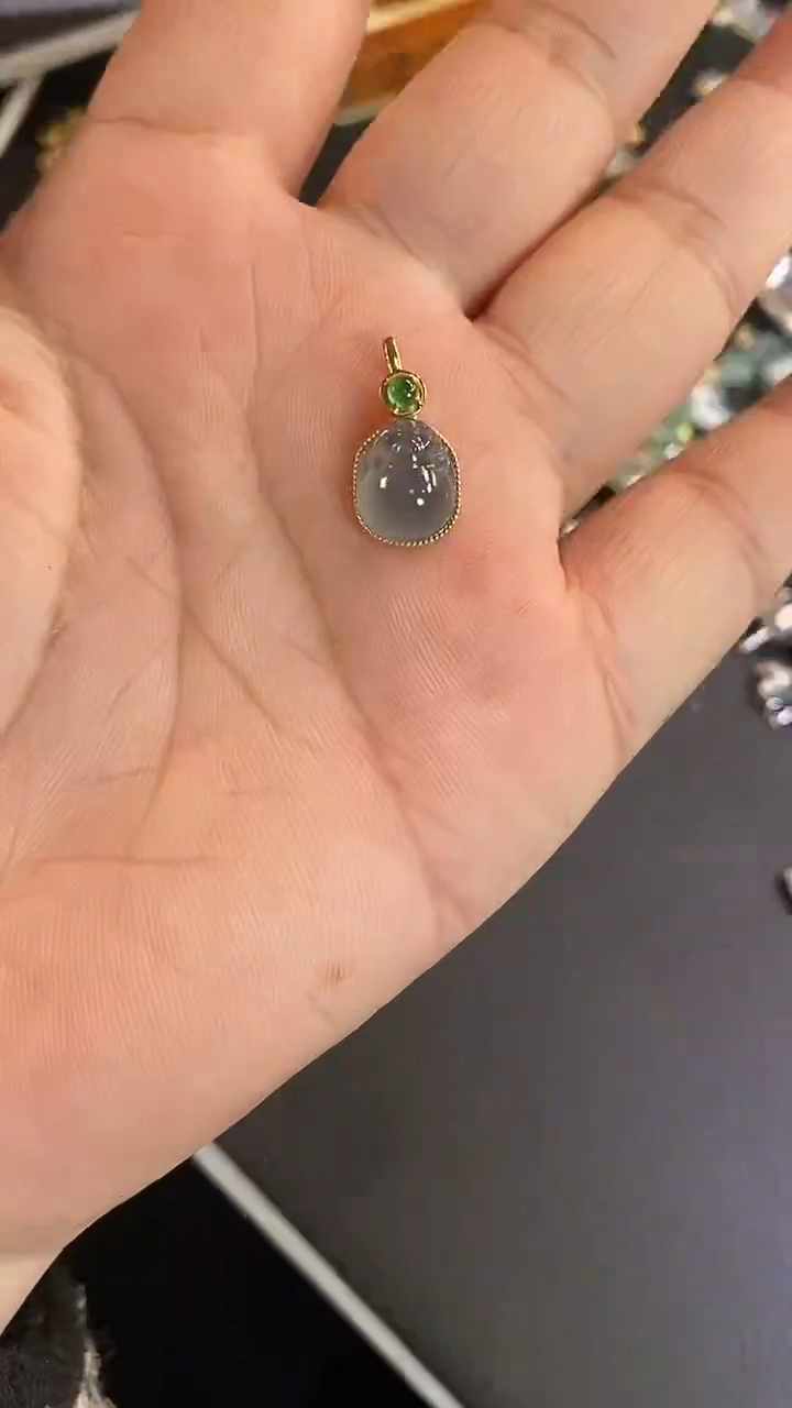 【闪购商品】翡翠吊坠(不含链)18K金镶嵌1