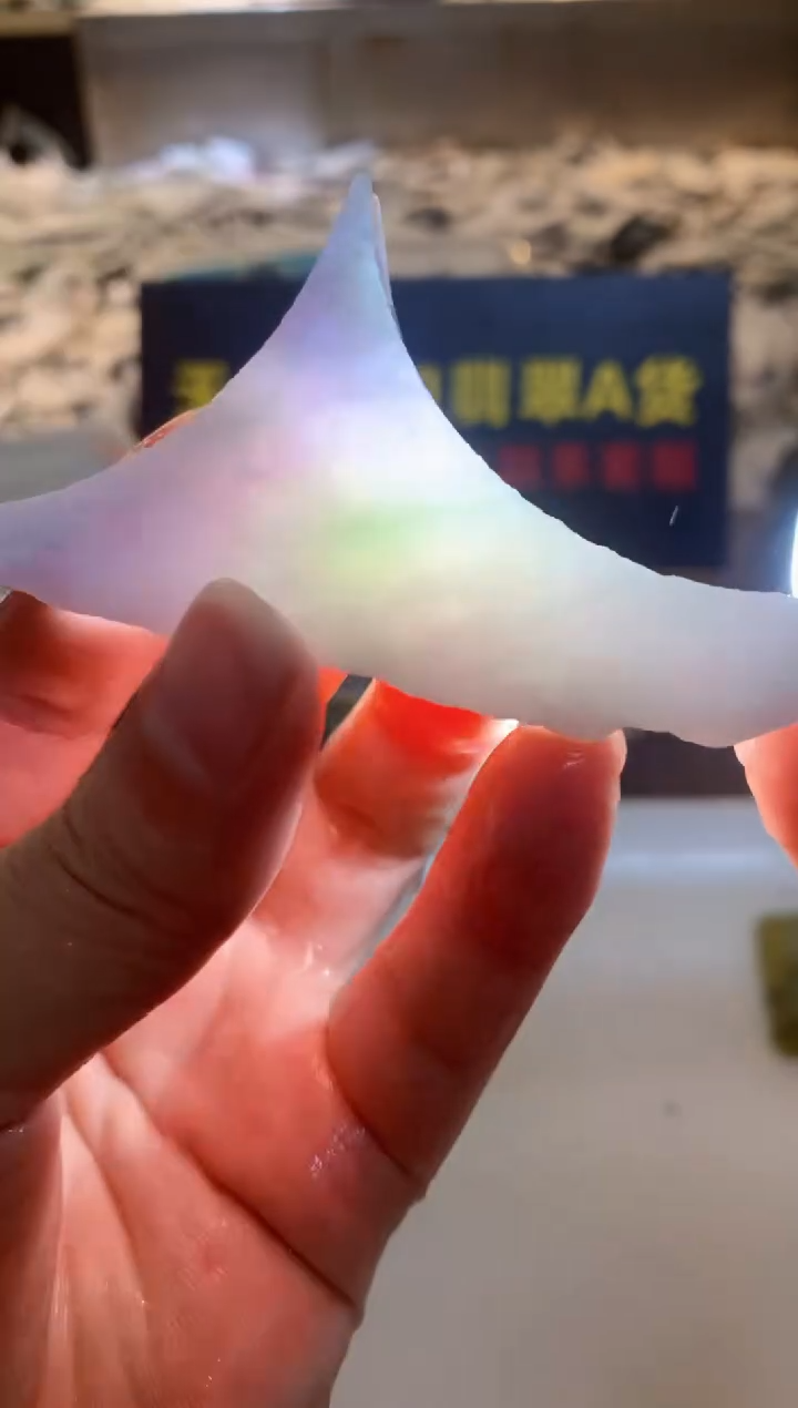 翡翠未镶嵌颈饰0朱0翡翠珠宝1