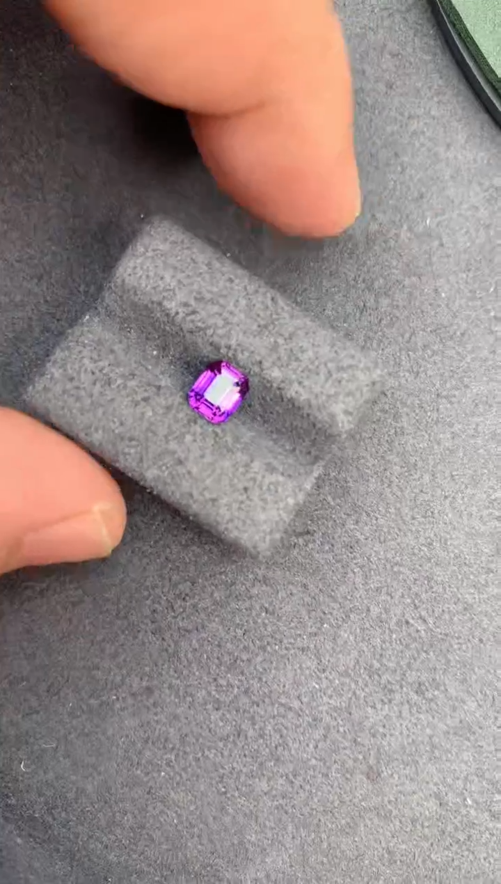 【闪购商品】彩色蓝宝石裸石未镶嵌1ct紫蓝宝