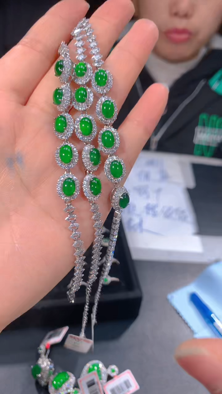 【闪购商品】定制翡翠未镶嵌22定制翡翠，多样性发货（发其一）
