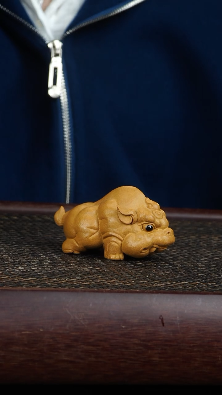 紫砂茶宠黄金段  貔貅