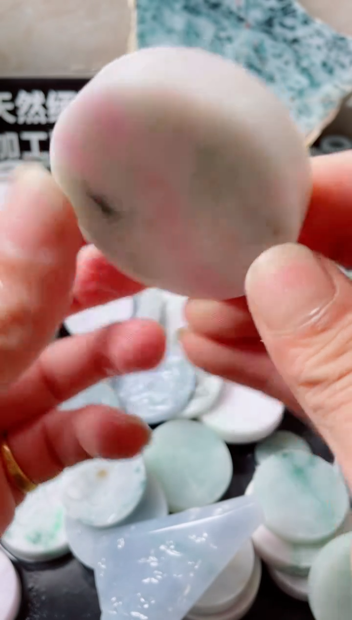 【闪购商品】翡翠颈饰未镶嵌393......